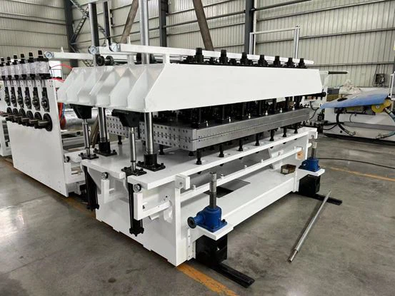 POLYTECH یک خط اکستروژن ورق توخالی کامپیوتر بزرگ را به کشور آمریکای جنوبی تحو...